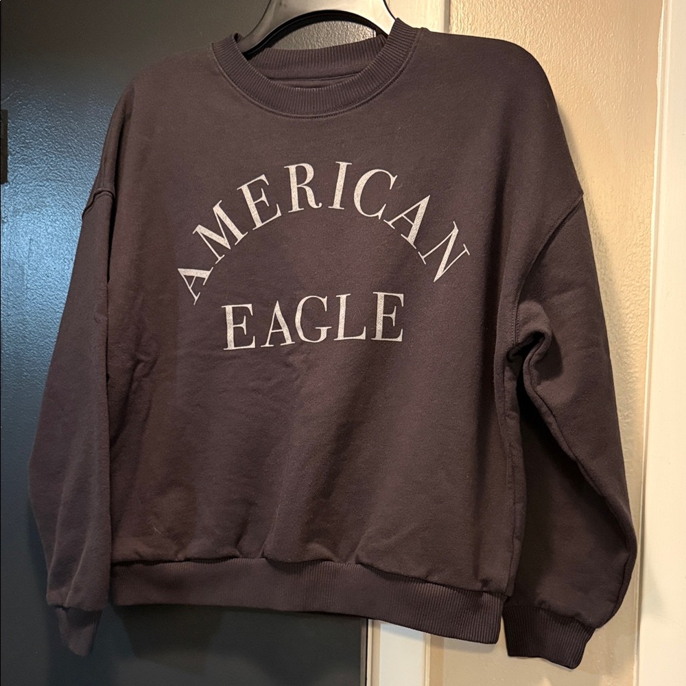 American Eagle Black Sweatshirt